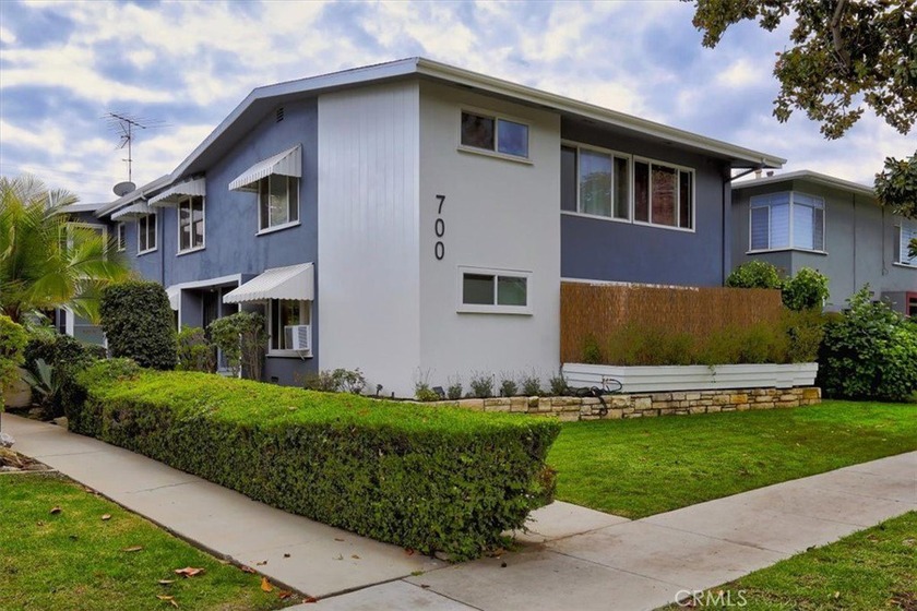 Located in the heart of Bixby Knolls, this spacious 1-bedroom - Beach Condo for sale in Long Beach, California on Beachhouse.com