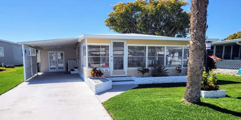 Beautiful 2 bedroom 2 bathroom split floor plan home is - Beach Home for sale in Port Orange, Florida on Beachhouse.com