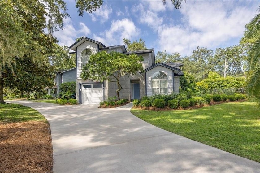 Welcome to 203 Grand Oaks - a beautifully maintained 3-bedroom - Beach Home for sale in Saint Simons, Georgia on Beachhouse.com