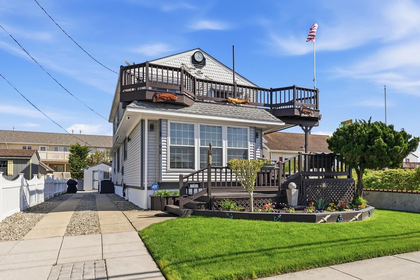 LOCATION! LOCATION!! LOCATION!!! This is an extraordinary - Beach Home for sale in Wildwood Crest, New Jersey on Beachhouse.com