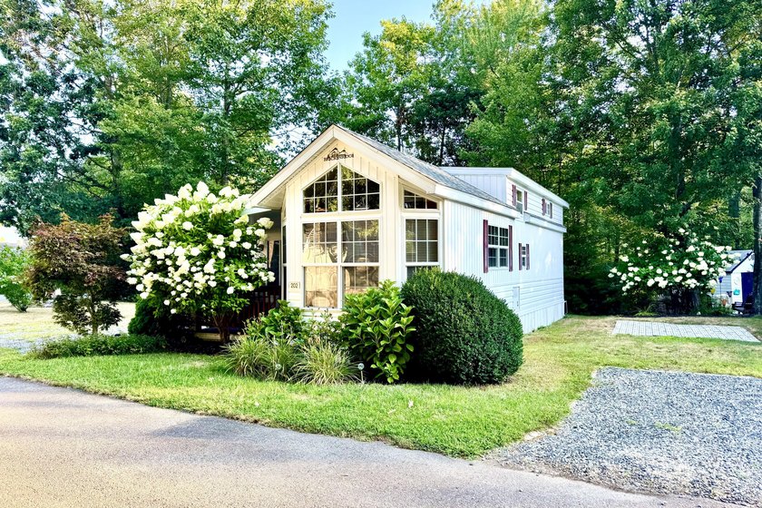 WELCOME TO YOUR SERENE SUMMER GETAWAY! 2004 Damon Breckenridge - Beach Home for sale in Wells, Maine on Beachhouse.com