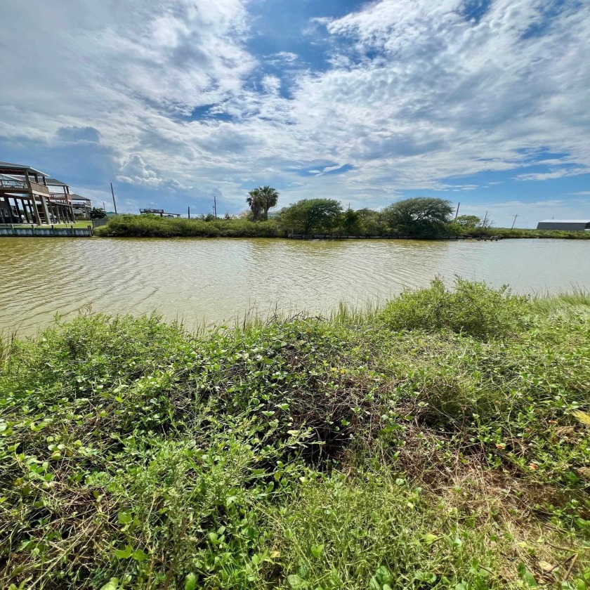 Great opportunity to own a WATERFRONT bayside lot in Crystal - Beach Lot for sale in Crystal Beach, Texas on Beachhouse.com