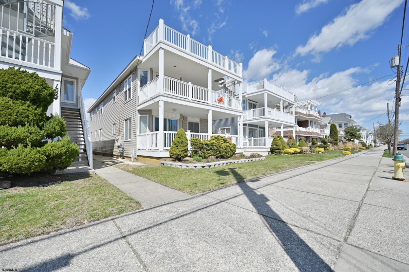 Beautiful beach block 2nd floor property with ocean views! This - Beach Condo for sale in Ocean City, New Jersey on Beachhouse.com