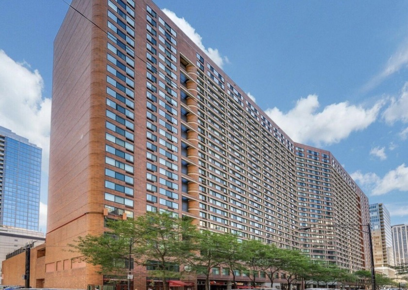 Luxury Living in the Heart of Streeterville    Imagine waking up - Beach Home for sale in Chicago, Illinois on Beachhouse.com