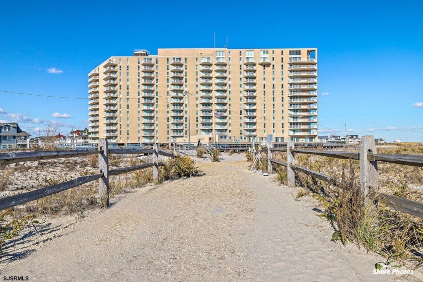 Absolutely stunning, 1 bedroom, 1 bath unit on the 3rd floor - Beach Condo for sale in Ocean City, New Jersey on Beachhouse.com