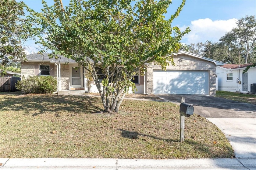 This updated, move-in-ready 2-bedroom, 2-bathroom home features - Beach Home for sale in Dunedin, Florida on Beachhouse.com