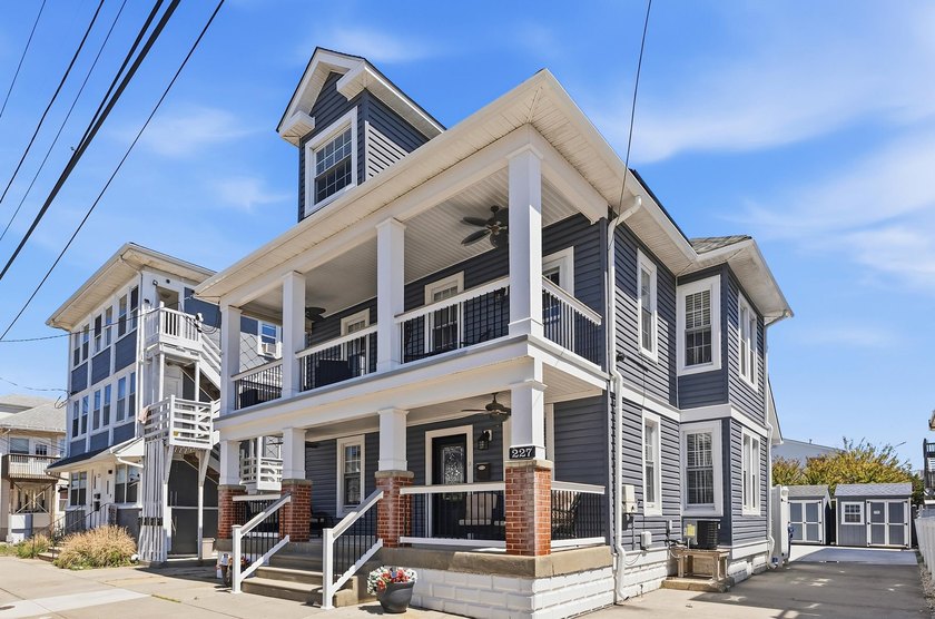 Welcome to 227 E Cresse Avenue! Just two blocks from the beach - Beach Home for sale in Wildwood, New Jersey on Beachhouse.com