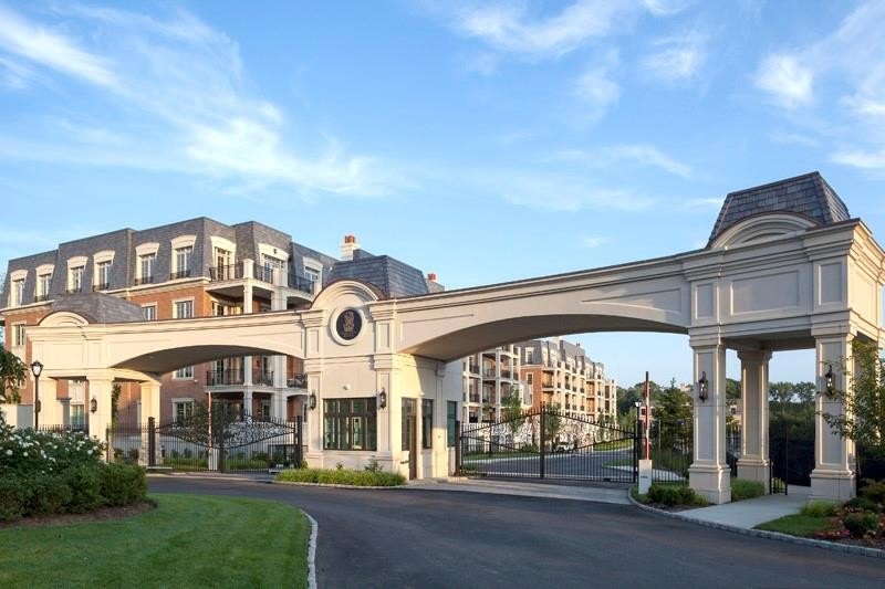 Welcome to this Ritz Carlton Residences of North Hills. With all - Beach Condo for sale in North Hills, New York on Beachhouse.com