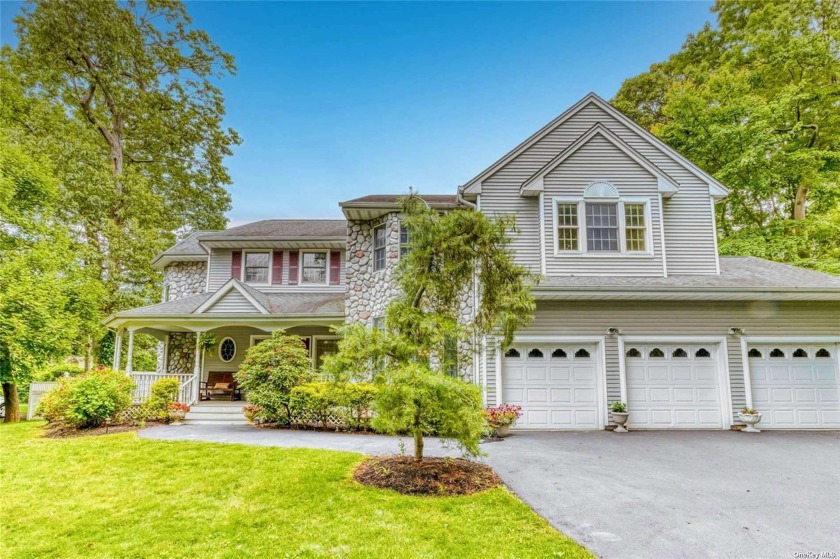 Welcome home to this stunning young colonial built in 2002 - Beach Home for sale in Stony Brook, New York on Beachhouse.com