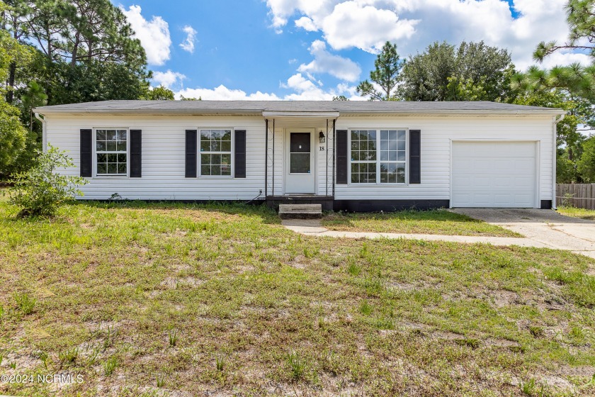 Welcome to the beautiful subdivision of Crown Point in Hubert! - Beach Home for sale in Hubert, North Carolina on Beachhouse.com