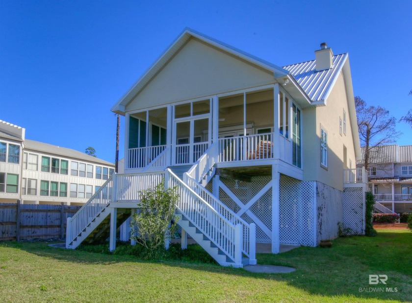 Experience the best of Mobile Bay in this charming home! Relax - Beach Home for sale in Fairhope, Alabama on Beachhouse.com