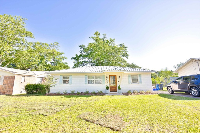 Property is located in one of the most desired neighborhoods in - Beach Home for sale in Fairhope, Alabama on Beachhouse.com