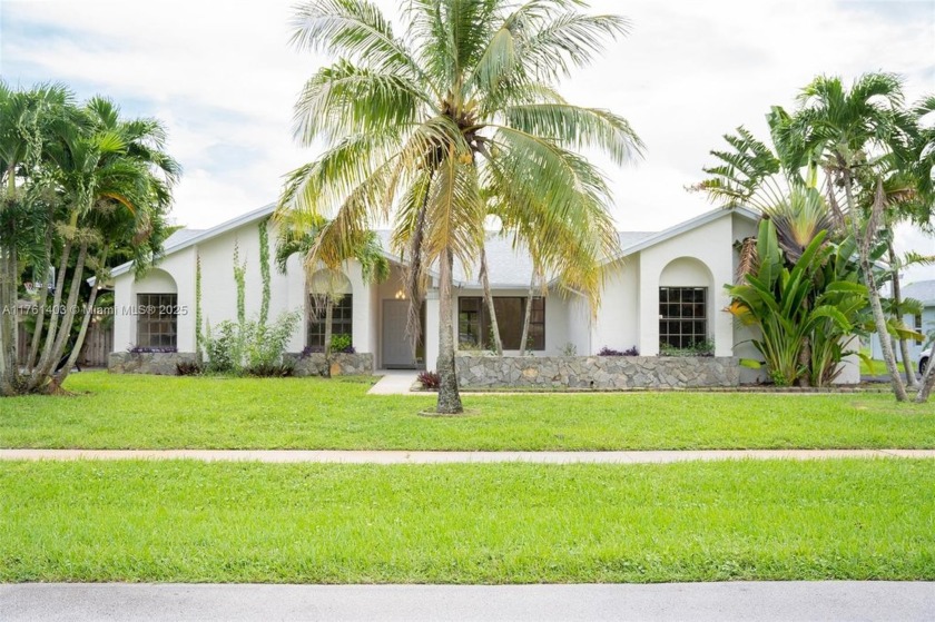 This home is 4-bed, 2-bath, 2-car garage single-family home with - Beach Home for sale in Boca Raton, Florida on Beachhouse.com