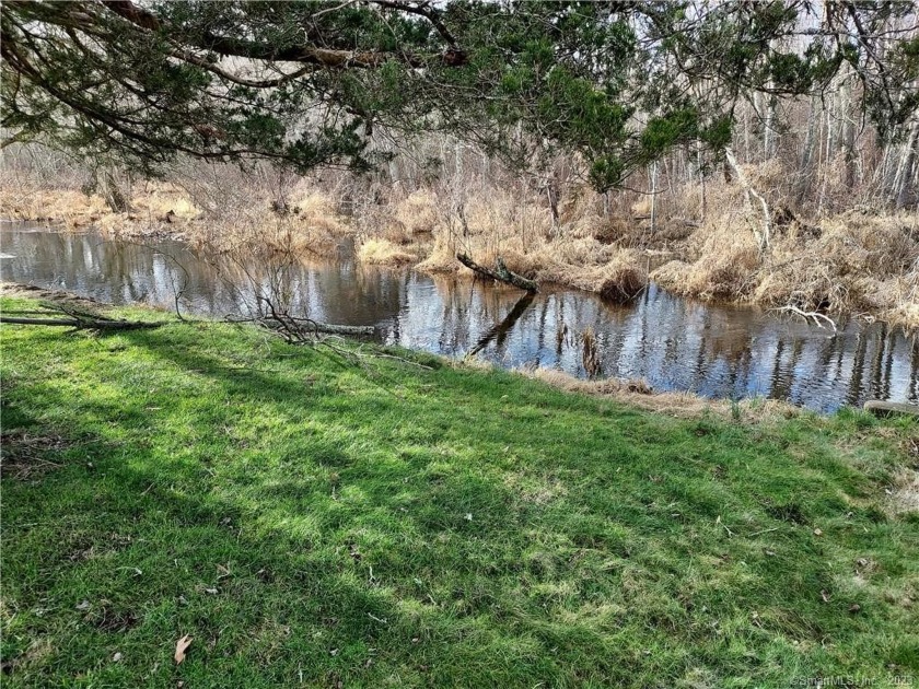 This waterfront lot is a RARE find! The land is level, and off - Beach Lot for sale in Old Lyme, Connecticut on Beachhouse.com