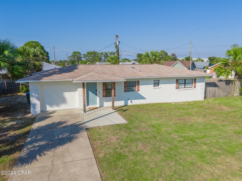 This quaint beach cottage was recently filmed and is in a recent - Beach Home for sale in Panama City Beach, Florida on Beachhouse.com