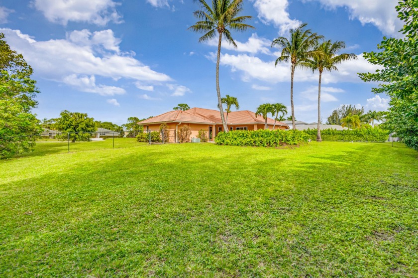 Welcome to the one of the few places in PBG you can enjoy a - Beach Home for sale in Palm Beach Gardens, Florida on Beachhouse.com