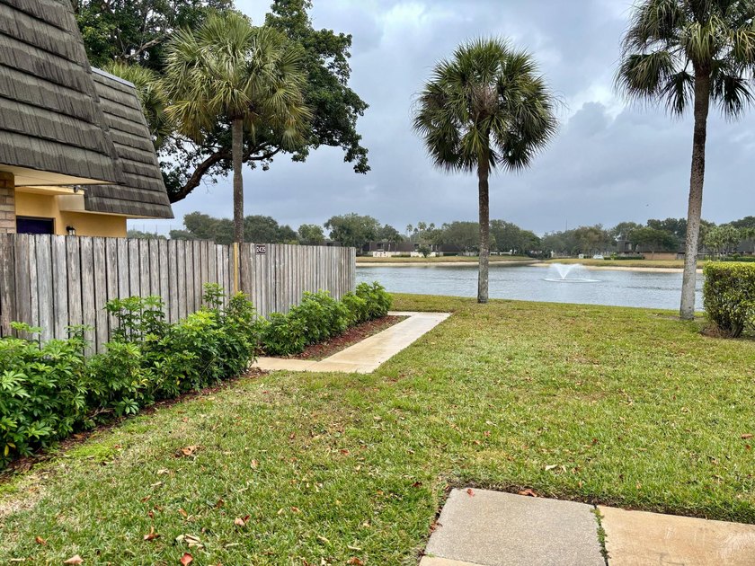 Beautifully renovated 2-bedroom, 2.5-bath townhouse offering - Beach Townhome/Townhouse for sale in West Palm Beach, Florida on Beachhouse.com