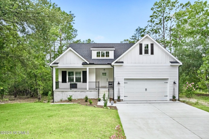 Modern Farmhouse touches & a serene location near Shallotte - Beach Home for sale in Shallotte, North Carolina on Beachhouse.com