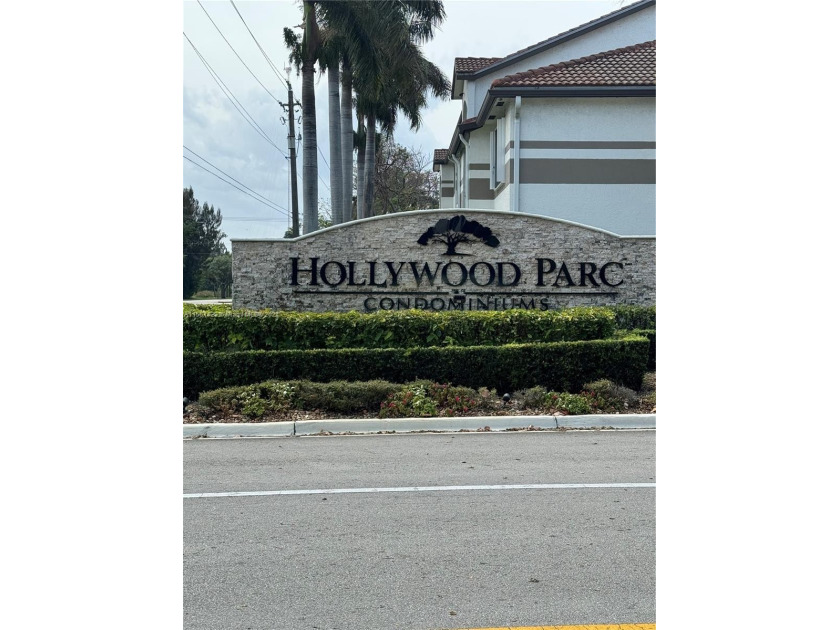 Location Location !!! Investors Opportunity!!
Hollywood Condo - Beach Condo for sale in Hollywood, Florida on Beachhouse.com