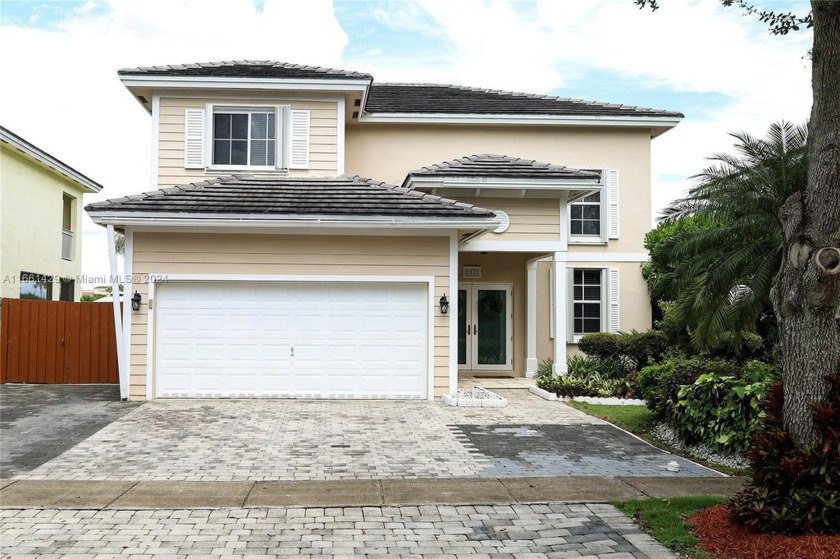 Experience living in this beautiful 3-bedroom, 2.5-bath, 2-story - Beach Home for sale in Homestead, Florida on Beachhouse.com