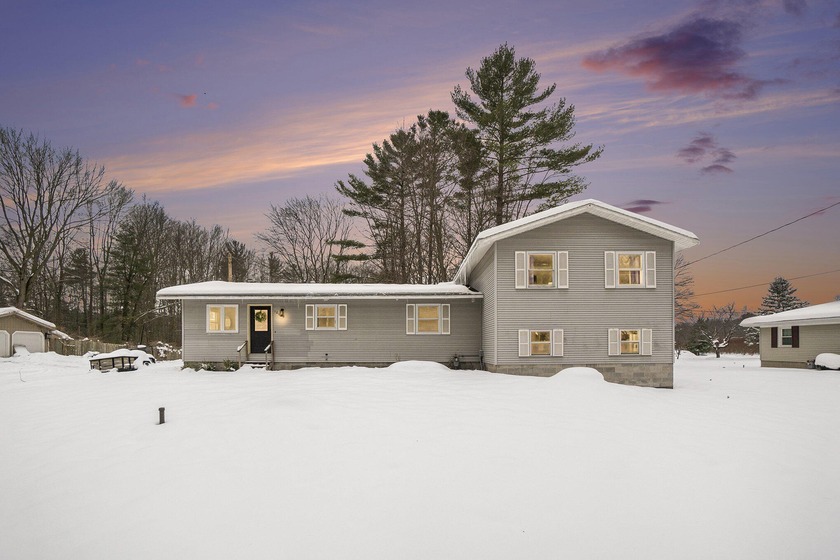 Spacious 4 bedroom, 2 full bath, tri-level home in Spring Lake - Beach Home for sale in Spring Lake, Michigan on Beachhouse.com
