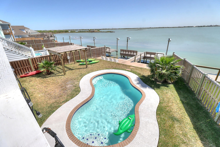 Agarita Shores! Waterfront! Private dock! Private pool! Tiki - Beach Vacation Rentals in Rockport, Texas on Beachhouse.com