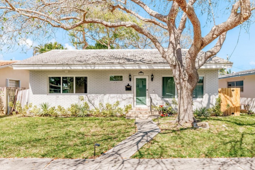 Discover this captivating 3-bedroom 2-bath single family home w/ - Beach Home for sale in Hollywood, Florida on Beachhouse.com