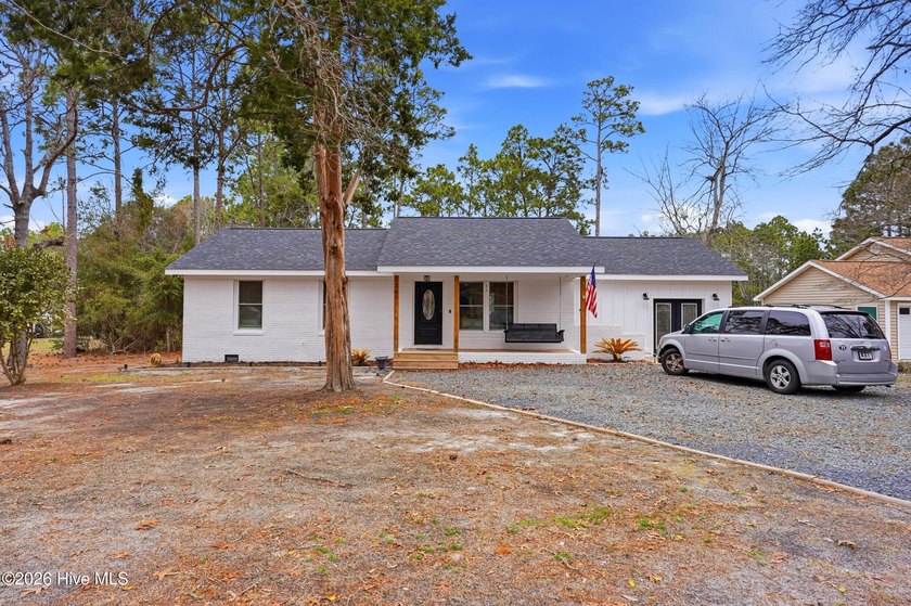 Welcome to this beautifully fully renovated 3-bedroom - Beach Home for sale in Southport, North Carolina on Beachhouse.com