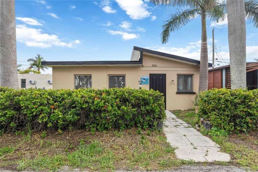 BACK ON THE MARKET! BRING OFFERS! Single Family Block Home!! - Beach Home for sale in Bradenton, Florida on Beachhouse.com