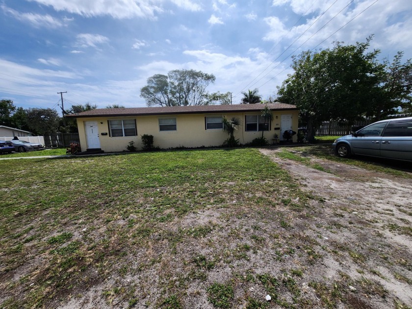 105 SW 12th Avenue - Beach Townhome/Townhouse for sale in Delray Beach, Florida on Beachhouse.com