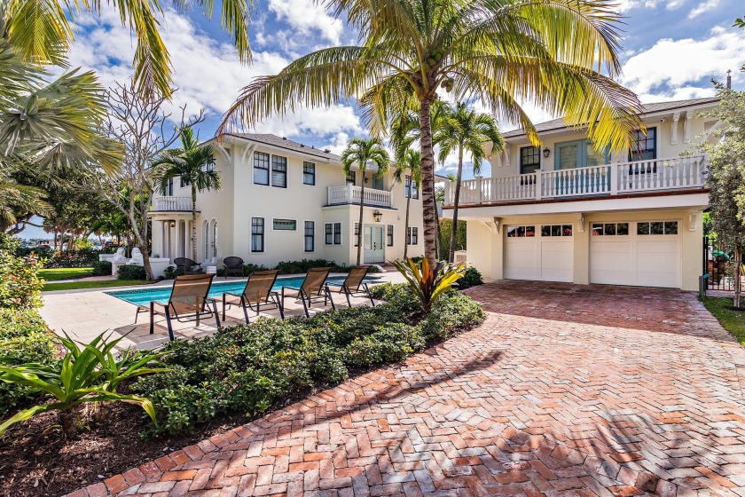 Enjoy breathtaking unobstructed Intracoastal views from this - Beach Home for sale in West Palm Beach, Florida on Beachhouse.com