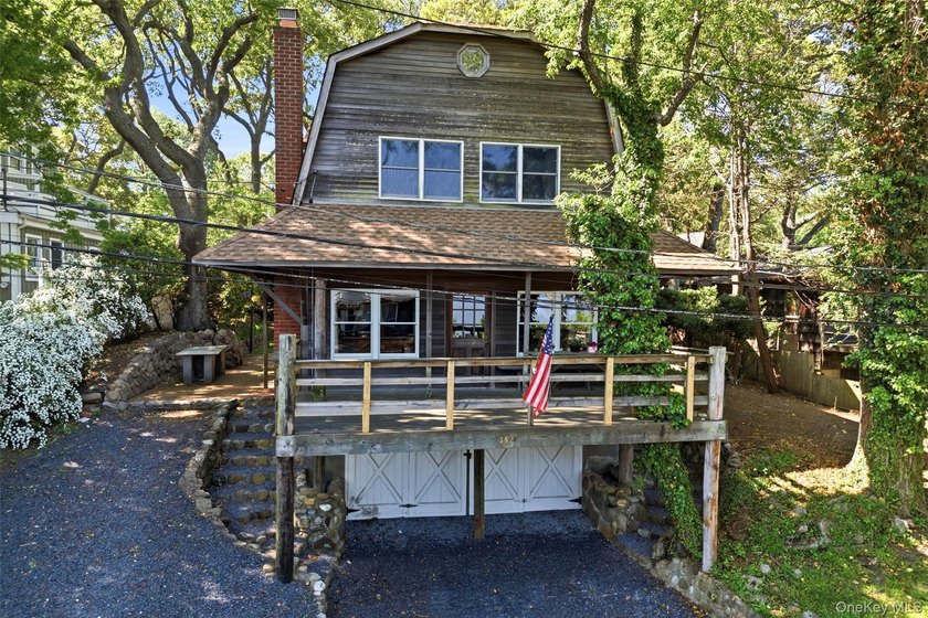 Spectacular waterviews of the Long Island Sound and the - Beach Home for sale in Sound Beach, New York on Beachhouse.com