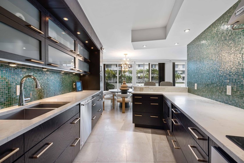 2BR/2.5 BA turn-key in-town condo with deeded beach access and a - Beach Condo for sale in Palm Beach, Florida on Beachhouse.com