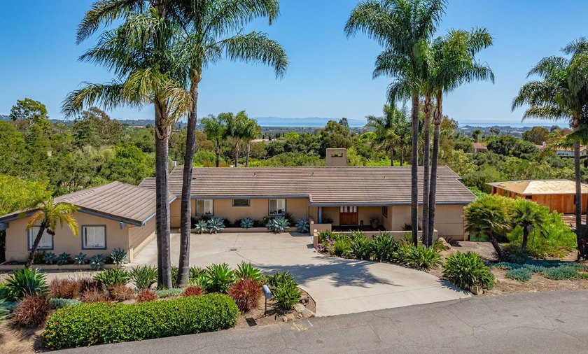 Unique south facing offering in tranquil Park Highlands on a - Beach Home for sale in Santa Barbara, California on Beachhouse.com