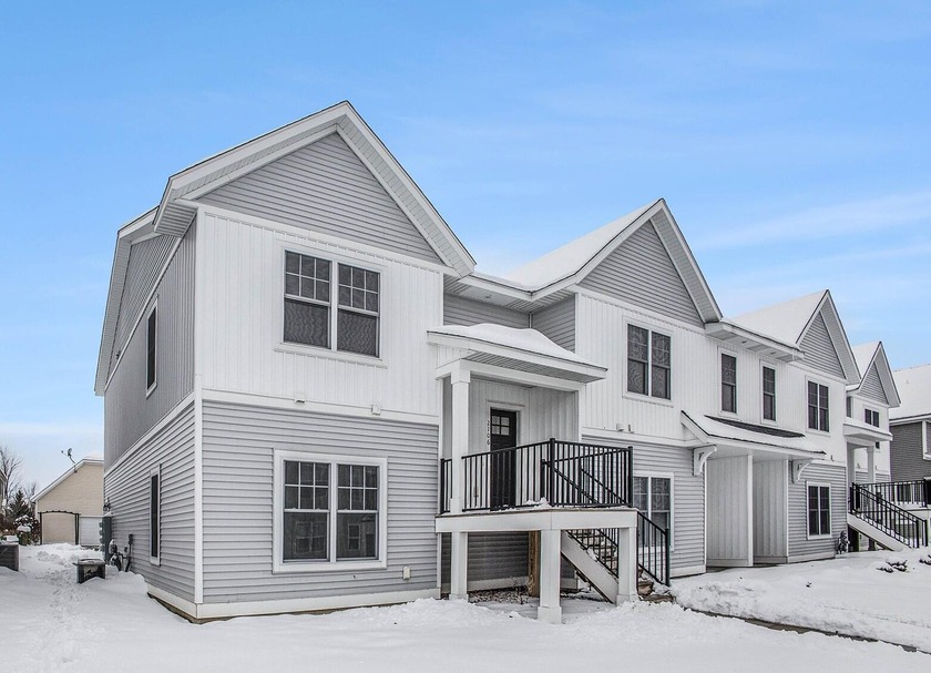 Very Nice 3-year-old Townhome in Kensington Place with gorgeous - Beach Home for sale in Holland, Michigan on Beachhouse.com