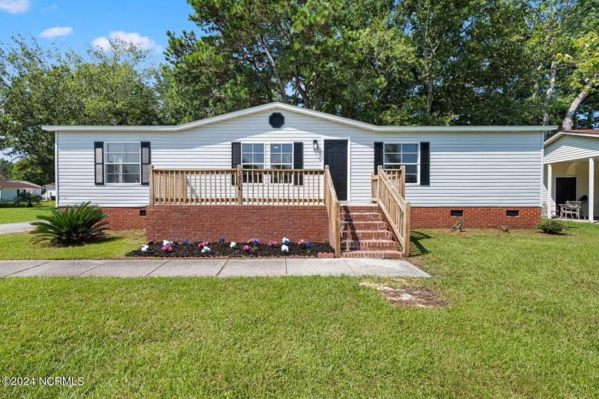 Gorgeous recently renovated move-in ready home! Welcome to 1074 - Beach Home for sale in Carolina Shores, North Carolina on Beachhouse.com