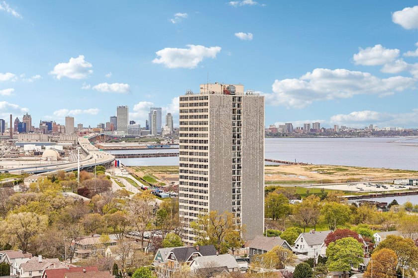 Experience elevated city living from the 14th floor of Bay View - Beach Condo for sale in Milwaukee, Wisconsin on Beachhouse.com