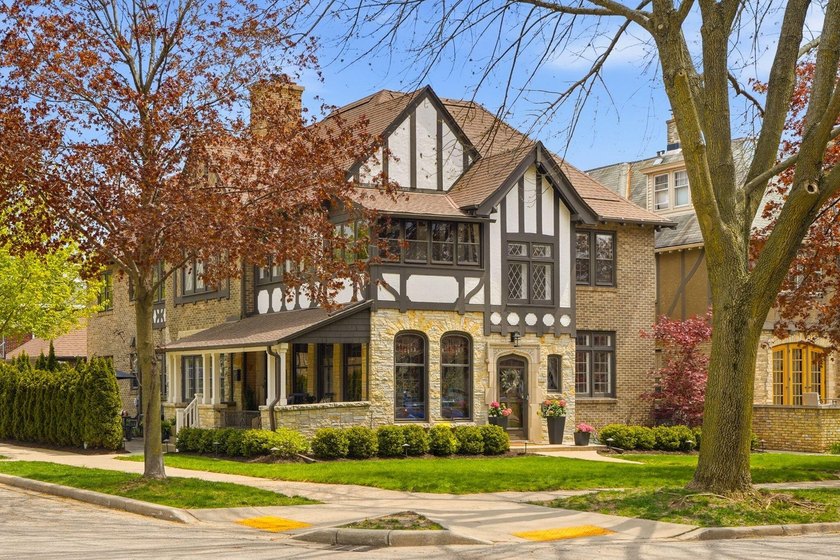 A rare architectural transformation!This duplex has been - Beach Home for sale in Shorewood, Wisconsin on Beachhouse.com