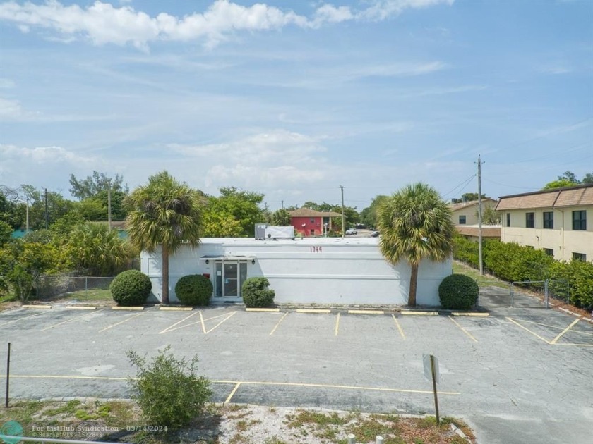 Take advantage of this exceptional opportunity to lease or - Beach Commercial for sale in Lake Worth Beach, Florida on Beachhouse.com