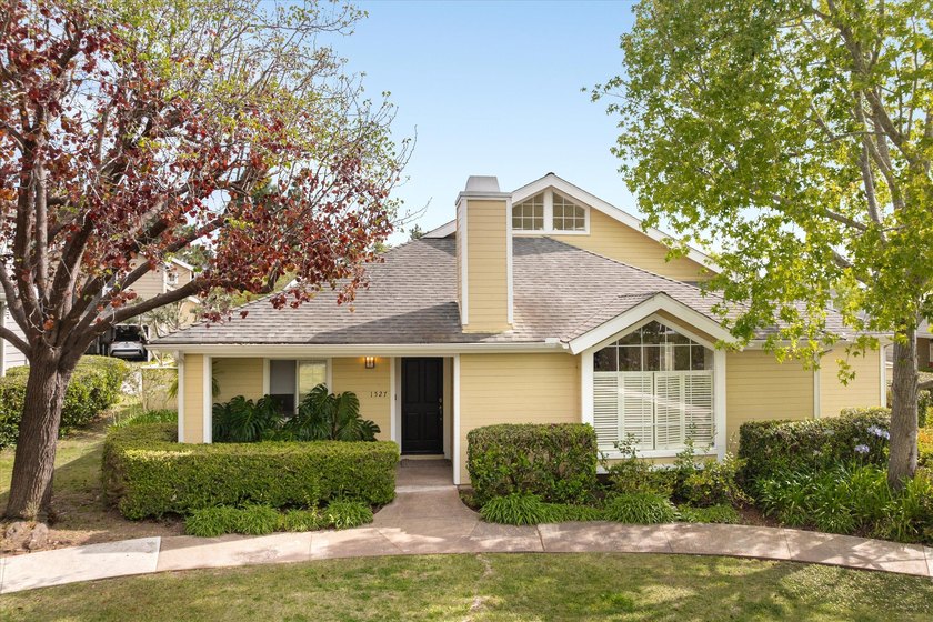 Welcome to 1527 Meadow Circle, a detached sanctuary nestled - Beach Home for sale in Carpinteria, California on Beachhouse.com