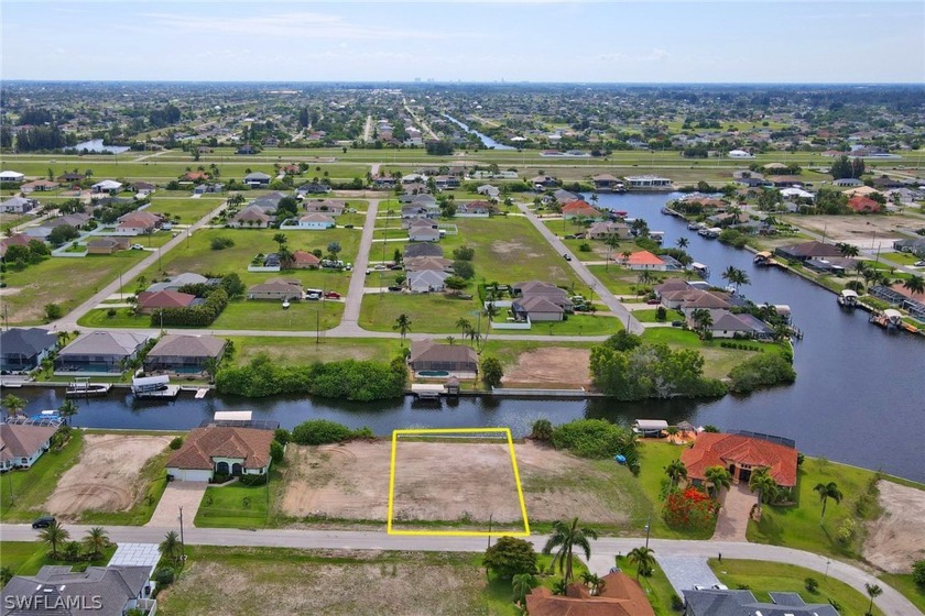 Location!! Location!! GULF ACCESS!! Great opportunity to build - Beach Lot for sale in Cape Coral, Florida on Beachhouse.com