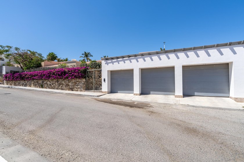 Exclusive single-level home for sale in Fonatur, ideal for - Beach Home for sale in San Jose Del Cabo,  on Beachhouse.com