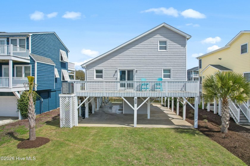 Welcome to 419 Sailfish Street! This three bed two bath home is - Beach Home for sale in Sunset Beach, North Carolina on Beachhouse.com