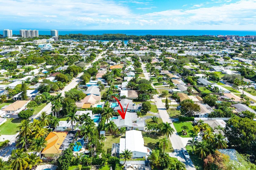 Stunning 3BR/2BA residence in East Boca with NO HOA! Updates - Beach Home for sale in Boca Raton, Florida on Beachhouse.com