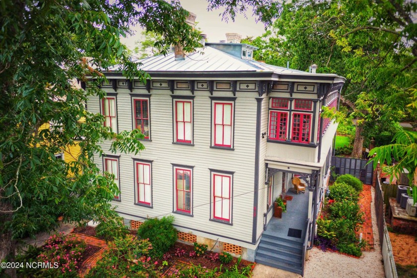 Welcome to the Blades House, an Italianate-style home with River - Beach Home for sale in New Bern, North Carolina on Beachhouse.com