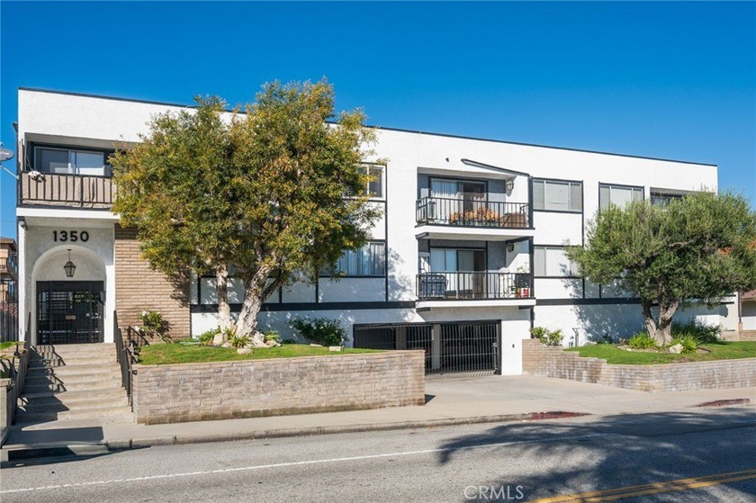 Prime 15-Unit building situated in the highly sought-after Vista - Beach Apartment for sale in San Pedro, California on Beachhouse.com