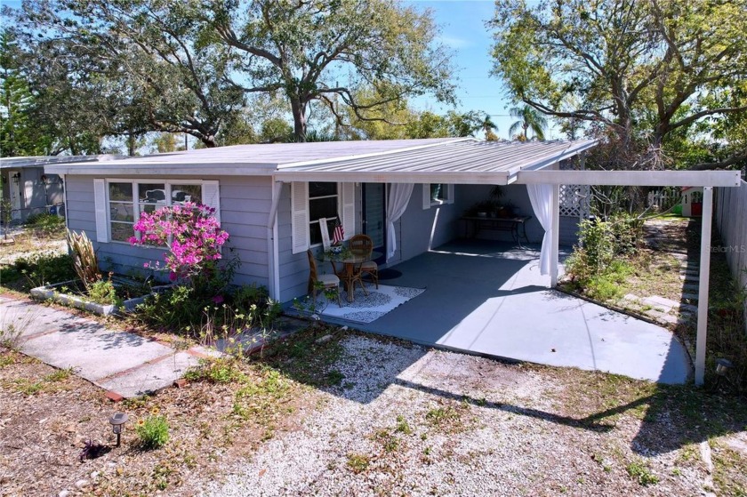 Under contract-accepting backup offers. SELLER OFFERING $10,000 - Beach Home for sale in Largo, Florida on Beachhouse.com