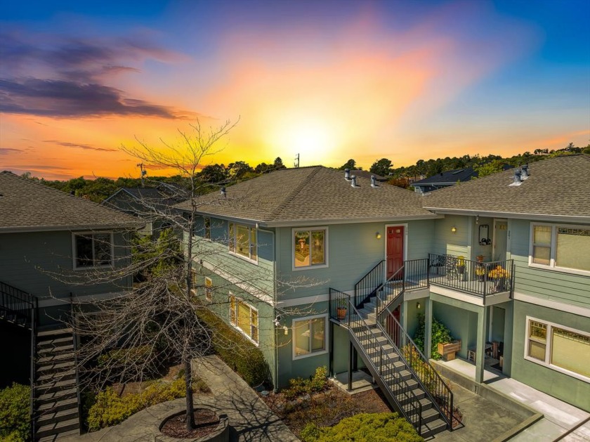 Ready to be smack-dab in the middle of everything awesome? Right - Beach Condo for sale in Aptos, California on Beachhouse.com