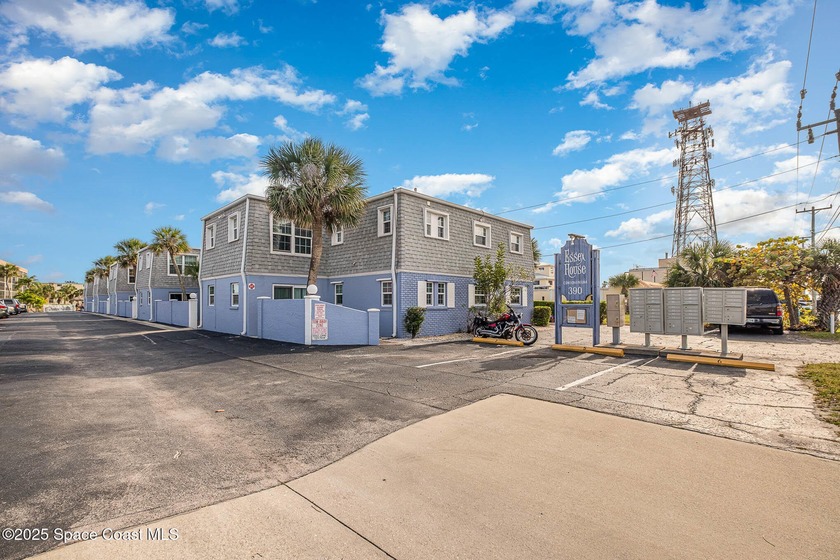 Beautifully updated 1-bed, 1-bath second-floor condo in the - Beach Condo for sale in Cocoa Beach, Florida on Beachhouse.com