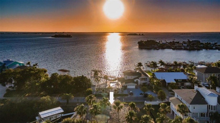 Spectacular WATERFRONT lot with brand new barefoot gray WearDeck - Beach Lot for sale in Palm Harbor, Florida on Beachhouse.com